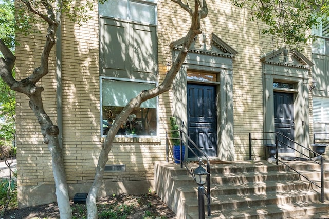 7404 W NW Hwy Unit 9, Dallas, TX 75225 - view of doorway to property