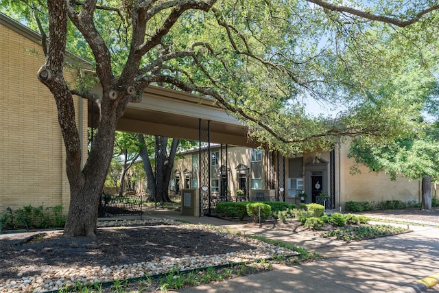 7404 W NW Hwy Unit 9, Dallas, TX 75225 - view of community featuring fence private yard