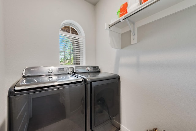 1008 Shire Dr, Aubrey, TX 76227 - laundry area featuring separate washer and dryer, laundry area, and baseboards
