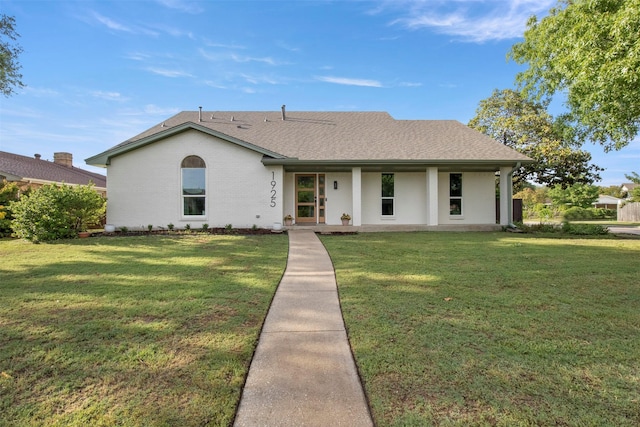 1925 Berkner Dr, Richardson, TX 75081 - view of front facade with a front yard, roof with shingles, and a porch