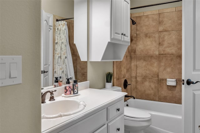 full bath featuring toilet, vanity, and shower / bath combo with shower curtain