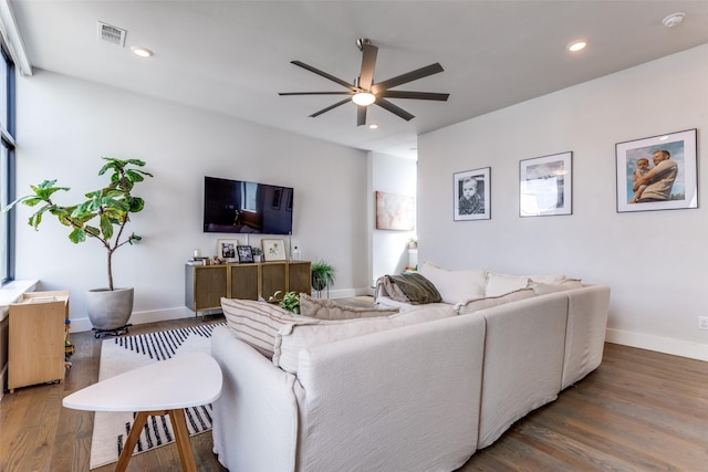 1922 La Croix Pl, Dallas, TX 75214 - living room featuring a ceiling fan, wood finished floors, baseboards, and recessed lighting