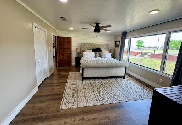 712 State Highway 67, Graham, TX 76450 - bedroom featuring wood finished floors, visible vents, recessed lighting, and baseboards