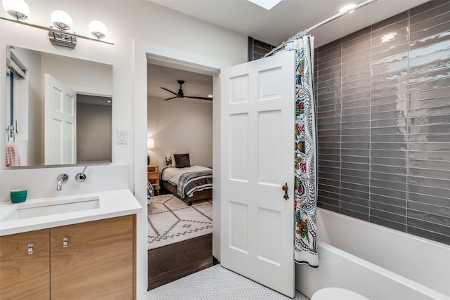 416 Crestwood Dr, Fort Worth, TX 76107 - bathroom featuring shower / bath combination with curtain, a ceiling fan, vanity, and ensuite bath