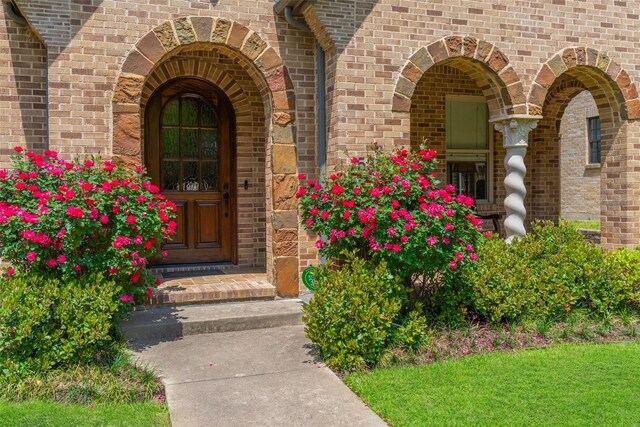 5313 Ridgedale Ave, Dallas, TX 75206 - entrance to property featuring brick siding