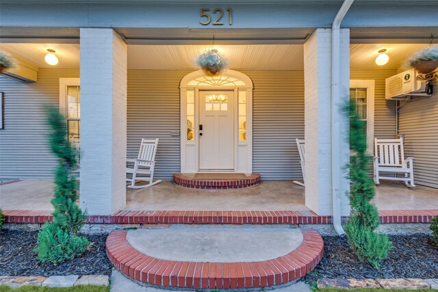 521 Texas St, Denton, TX 76209 - view of exterior entry featuring covered porch