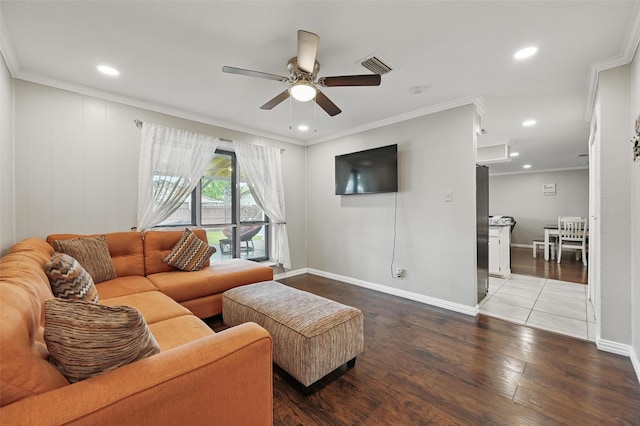 1501 SE 4th St, Grand Prairie, TX 75051 - living area featuring a ceiling fan, ornamental molding, wood finished floors, and recessed lighting