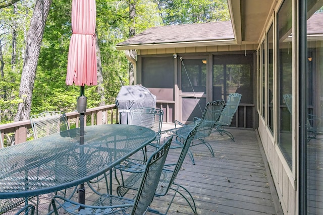 deck featuring outdoor dining space