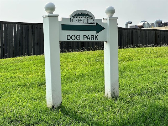 2405 Castle Rock Rd, Arlington, TX 76006 - community sign featuring a lawn and fence