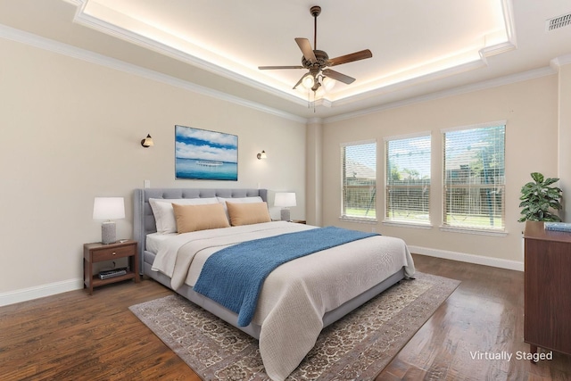 141 Claremont Dr, Ovilla, TX 75154 - bedroom featuring baseboards, lofted ceiling, carpet flooring, and a ceiling fan