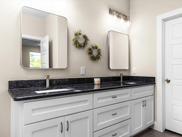 5525 Vesta Farley Rd, Fort Worth, TX 76119 - full bath with double vanity and a sink