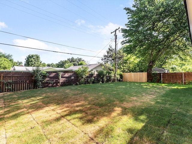 5525 Vesta Farley Rd, Fort Worth, TX 76119 - view of yard featuring a fenced backyard