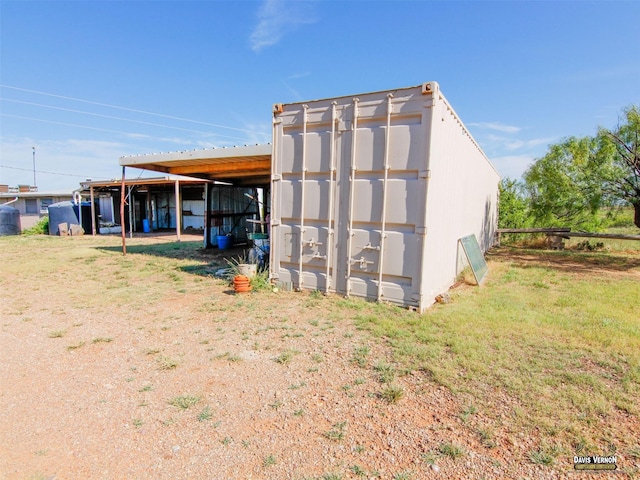 view of outdoor structure featuring an outdoor structure