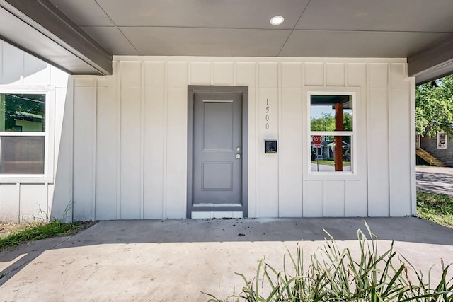 1500 W Collin, Corsicana, TX 75110 - property entrance featuring board and batten siding