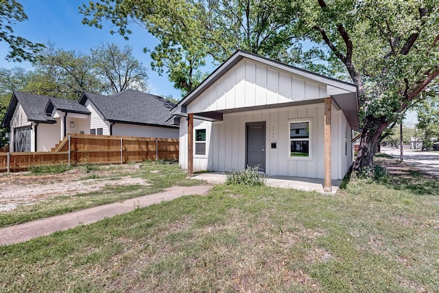 1500 W Collin, Corsicana, TX 75110 - view of front of property with board and batten siding and covered porch