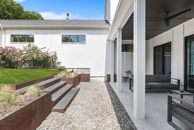 view of patio with an outdoor hangout area and ceiling fan