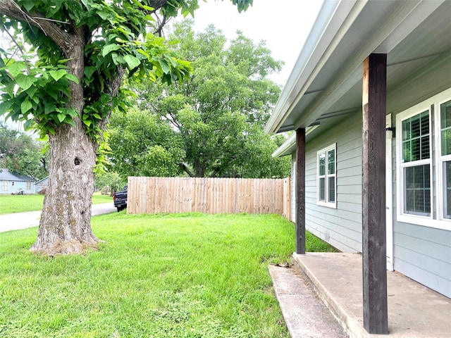 102 S Oak St, Paradise, TX 76073 - view of yard