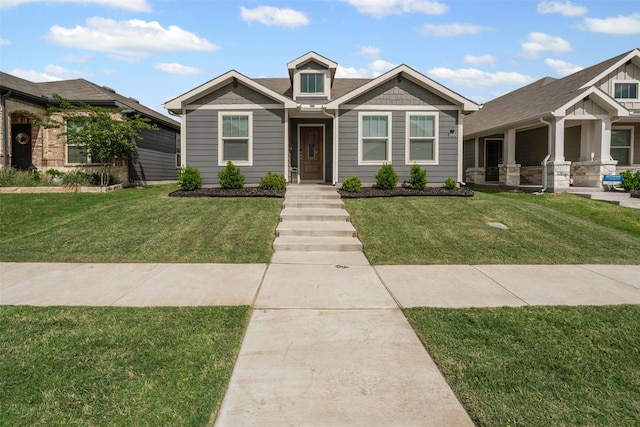 view of front facade with a front yard