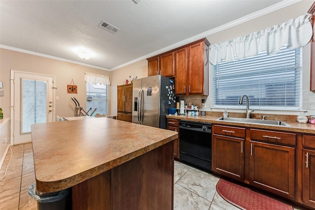 kitchen with crown molding, a sink, visible vents, dishwasher, and stainless steel refrigerator with ice dispenser