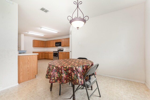 525 Butch Cassidy Dr, Anna, TX 75409 - dining space featuring light flooring and baseboards