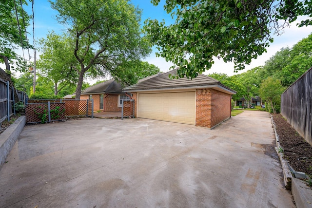 4703 El Brevo Ct, Arlington, TX 76017 - detached garage featuring fence