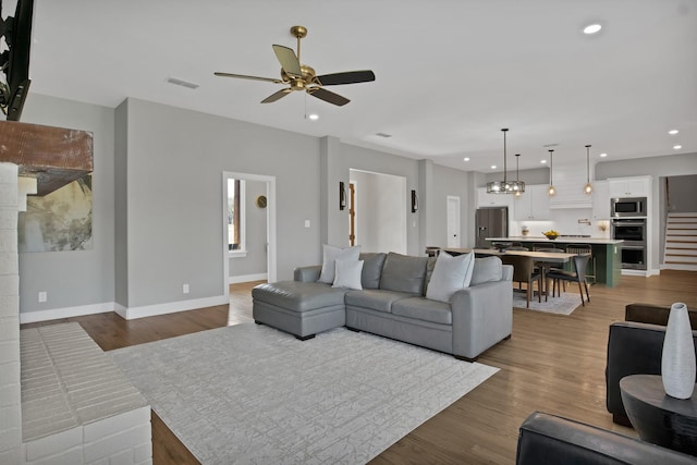 108 Grace View Rd, Weatherford, TX 76088 - living area featuring visible vents, a ceiling fan, recessed lighting, and baseboards