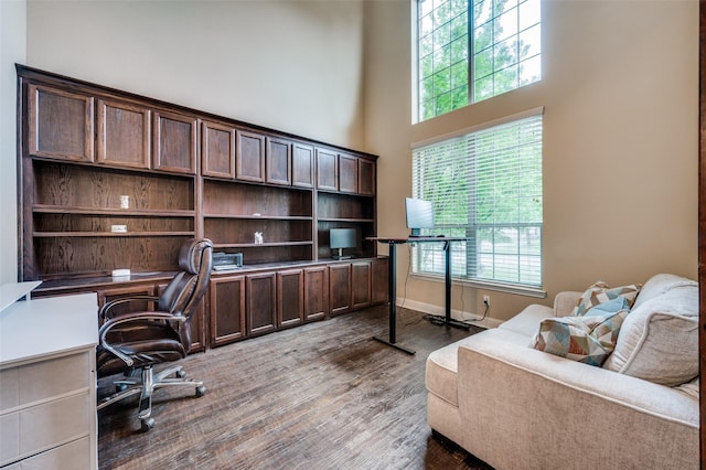 751 Chateaus Dr, Coppell, TX 75019 - dining area with visible vents, ornamental molding, stairs, arched walkways, and a notable chandelier