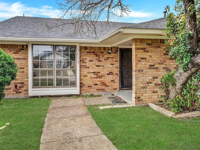 3608 Cromwell St, Plano, TX 75075 - bathroom with visible vents, a sink, wood finished floors, and shower / washtub combination