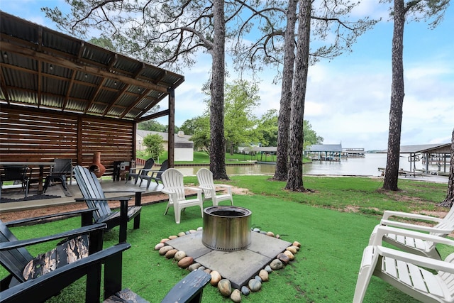 view of yard with a water view