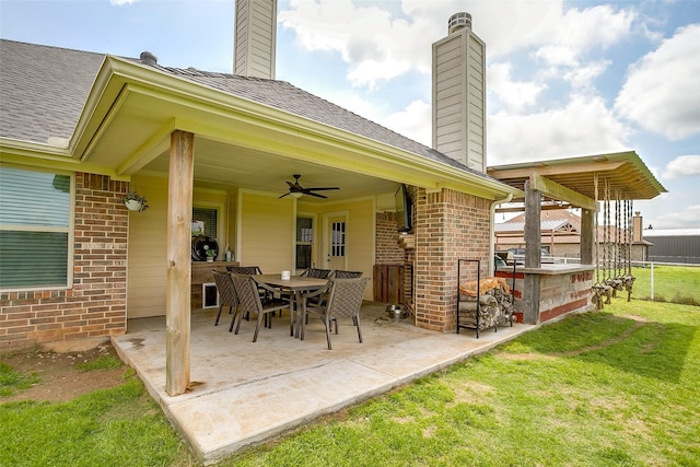 view of patio with ceiling fan