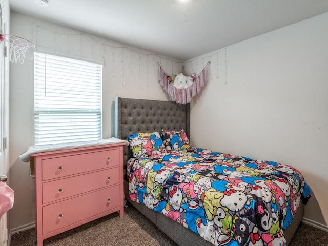 bedroom with carpet flooring