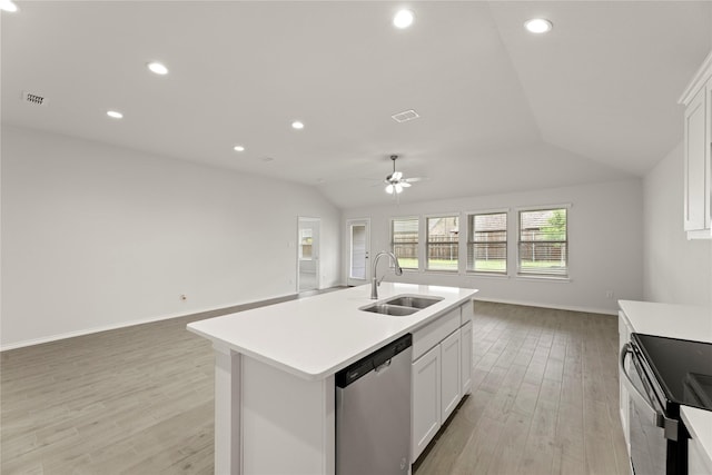 3246 Baehr, Royse City, TX 75189 - kitchen featuring open floor plan, appliances with stainless steel finishes, light wood-style flooring, ceiling fan, and recessed lighting