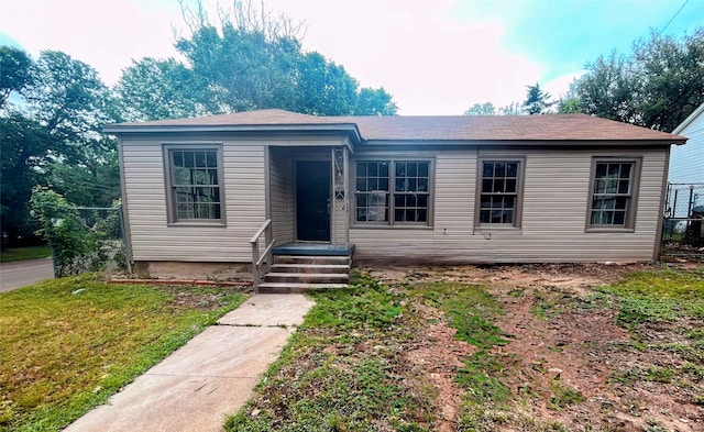 view of front of property with a front yard