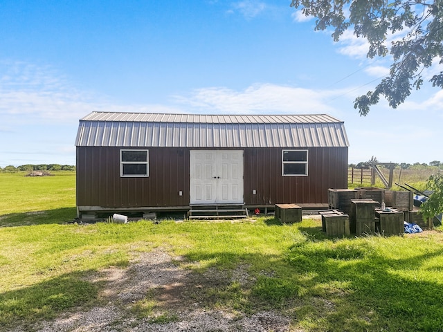 view of outdoor structure with entry steps and an outdoor structure