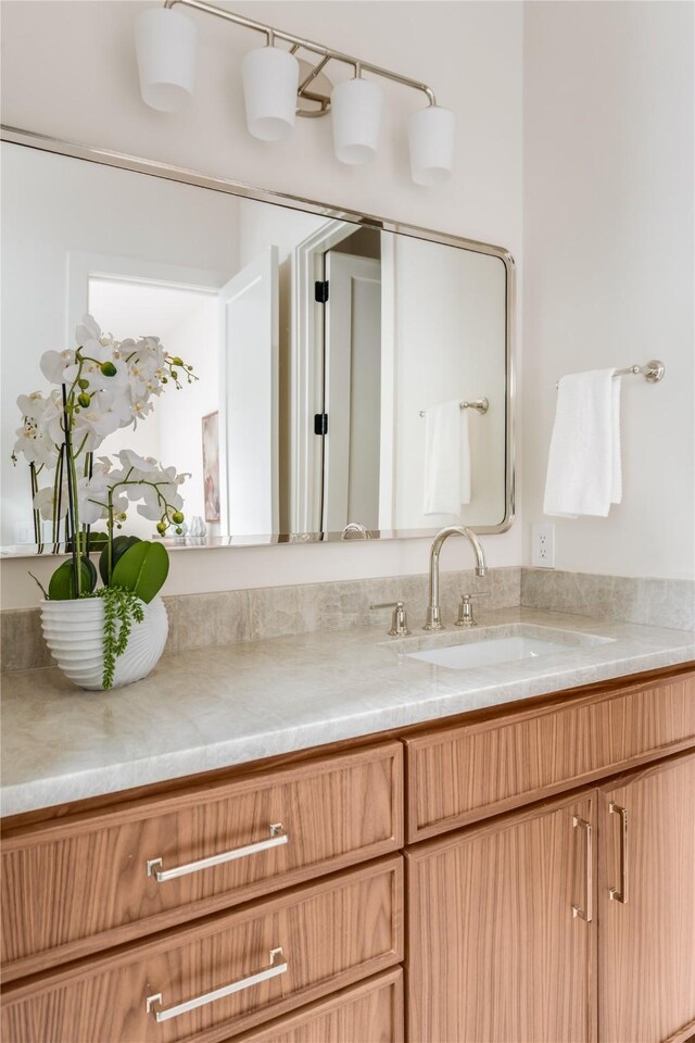 6814 Glendora Ave, Dallas, TX 75230 - bathroom with vanity