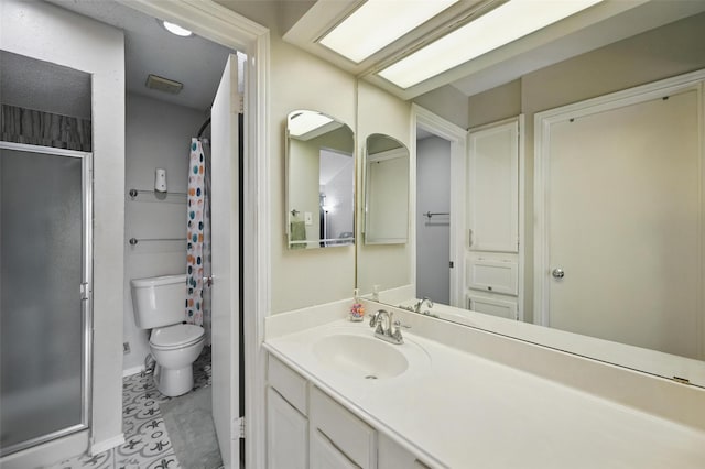 bathroom with baseboards, curtained shower, toilet, and vanity