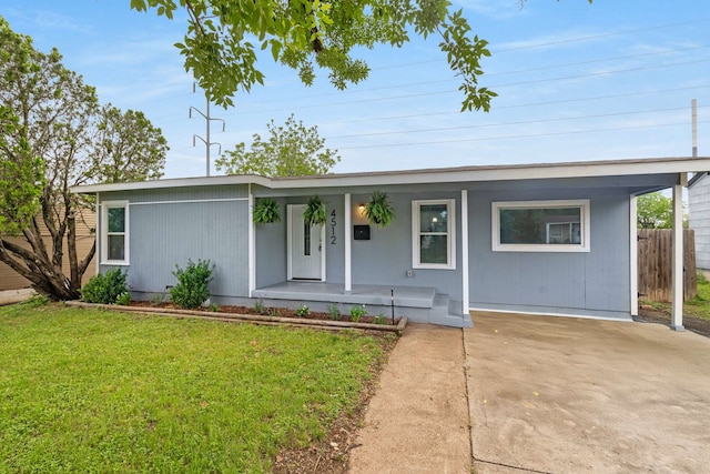 4512 Wabash Ave, Fort Worth, TX 76133 - single story home featuring fence, a porch, and a front yard