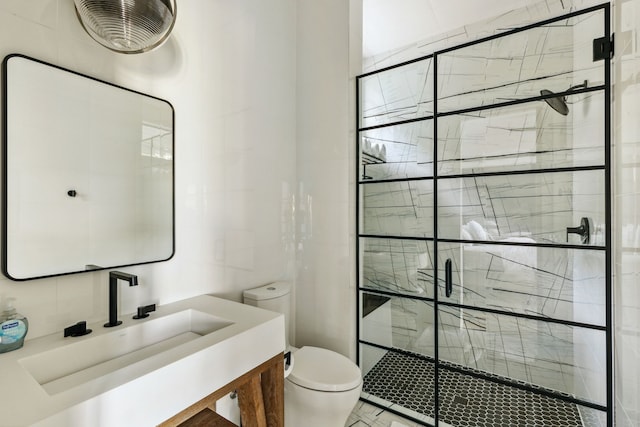 12133 W Lighthouse Ln, Malakoff, TX 75148 - bathroom featuring a shower stall, toilet, and vanity