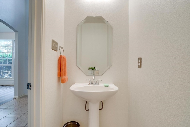 1415 Lowes Farm Pkwy, Mansfield, TX 76063 - bathroom featuring tile patterned floors