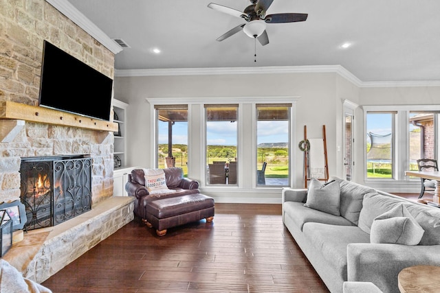 150 Cherokee Hills Ln, Abilene, TX 79606 - living room with visible vents, a healthy amount of sunlight, wood-type flooring, and crown molding