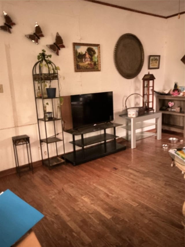 1023 Gallagher St, Dallas, TX 75212 - living area with wood finished floors and ornamental molding
