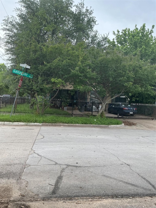1023 Gallagher St, Dallas, TX 75212 - view of asphalt street with curbs
