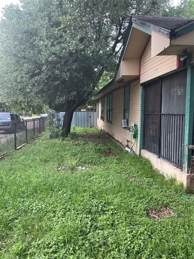 1023 Gallagher St, Dallas, TX 75212 - view of yard