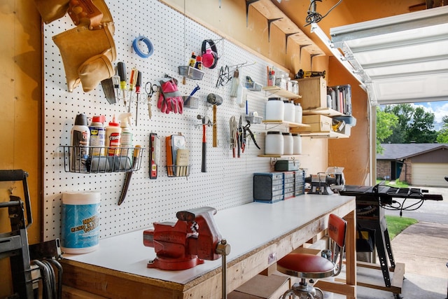 2403 Leslie St, Denton, TX 76205 - interior space with a workshop area