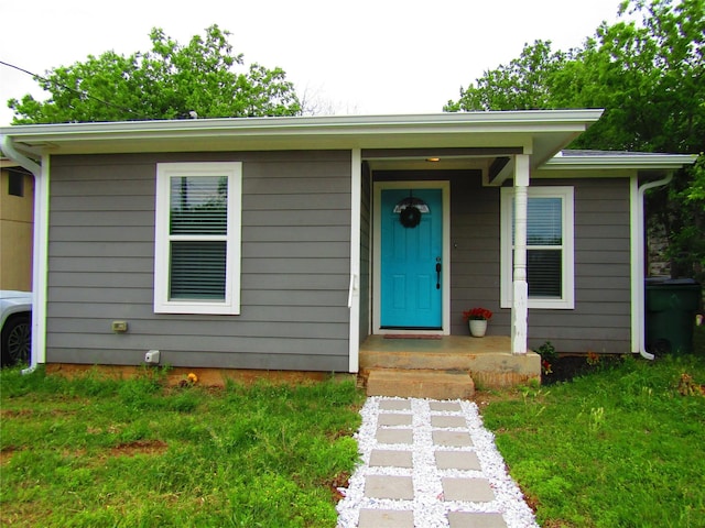 316 Tennessee St, Graham, TX 76450 - view of front of home with a front yard