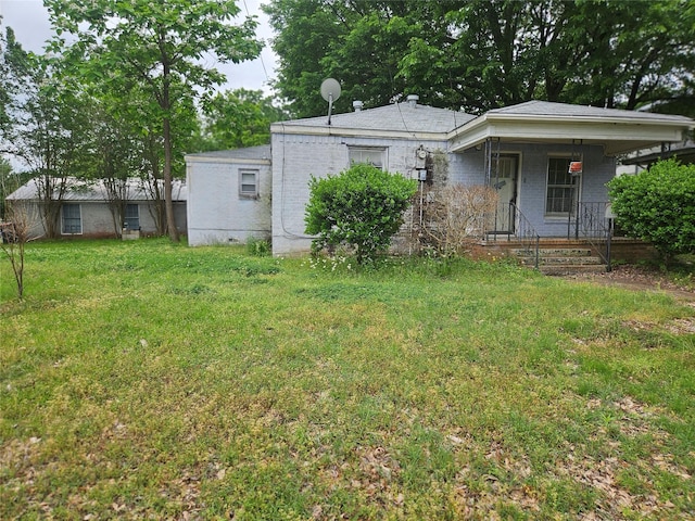 715 W Kaufman St, Paris, TX 75460 - view of yard featuring a porch