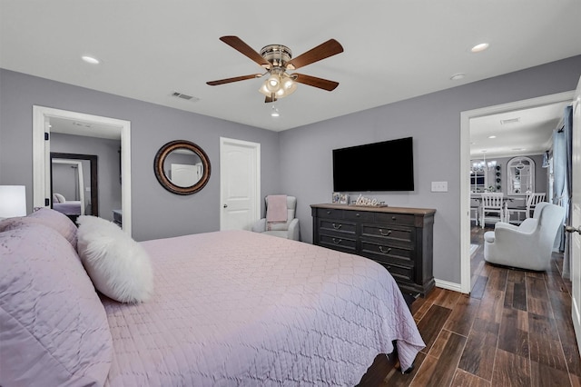 717 S Elm St, Sherman, TX 75090 - bedroom featuring visible vents, a ceiling fan, dark wood-style flooring, and recessed lighting