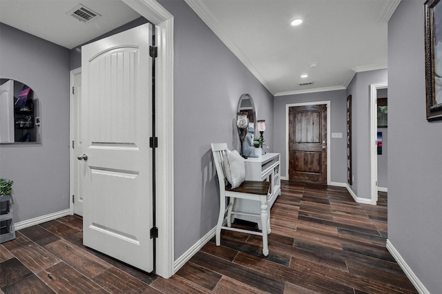717 S Elm St, Sherman, TX 75090 - hall with baseboards, visible vents, and recessed lighting