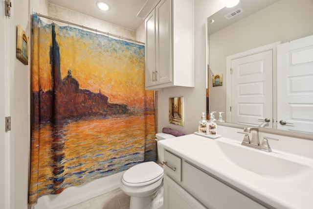 8218 Laflin Ln, Dallas, TX 75231 - full bathroom featuring vanity, toilet, a shower with shower curtain, recessed lighting, and visible vents