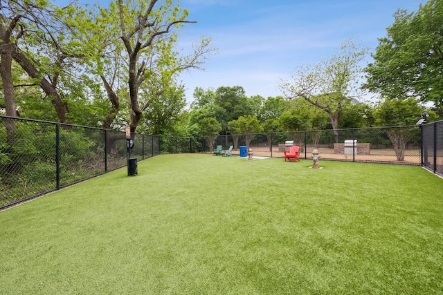 8218 Laflin Ln, Dallas, TX 75231 - view of yard with fence